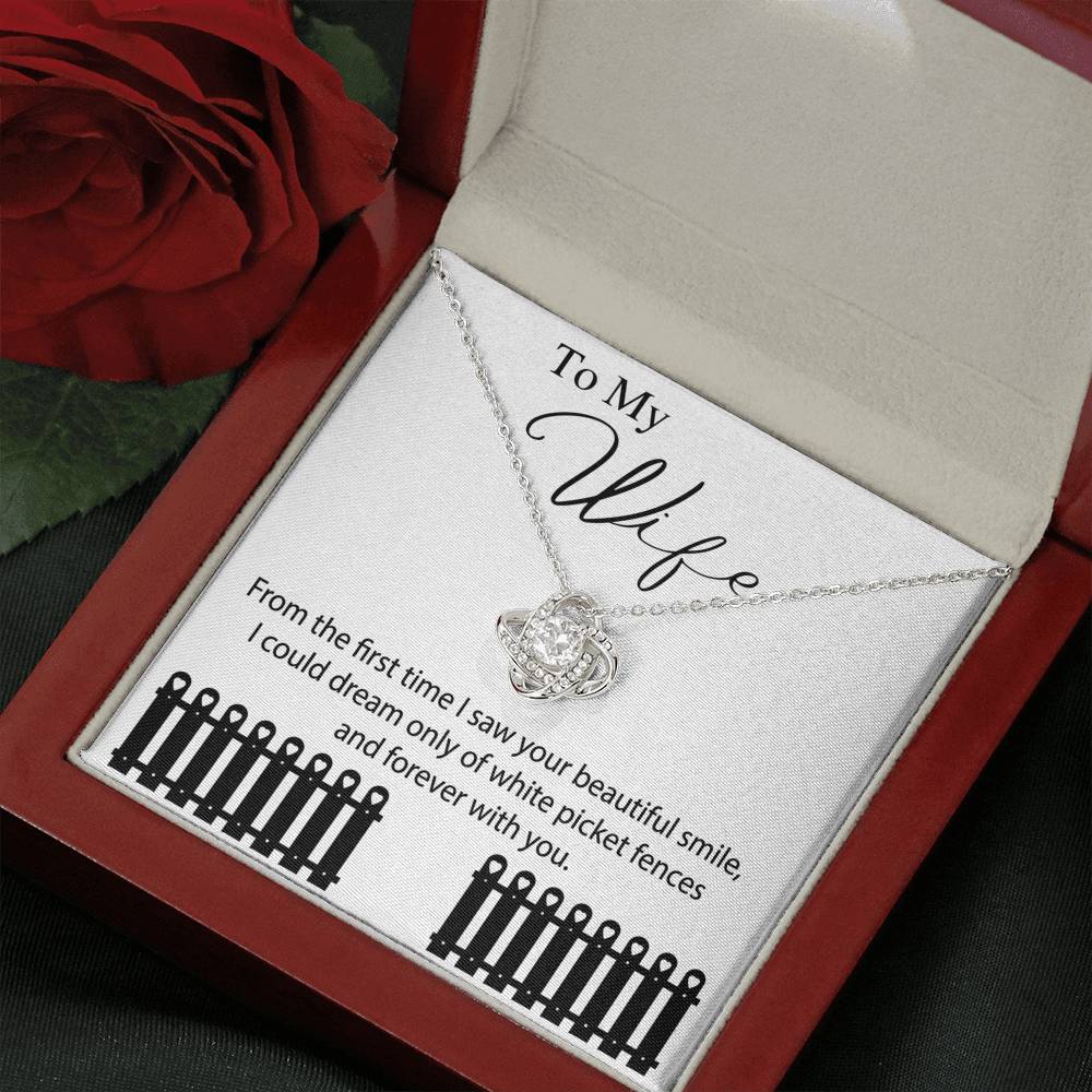 Beautiful "Picket Fences" Love Knot necklace