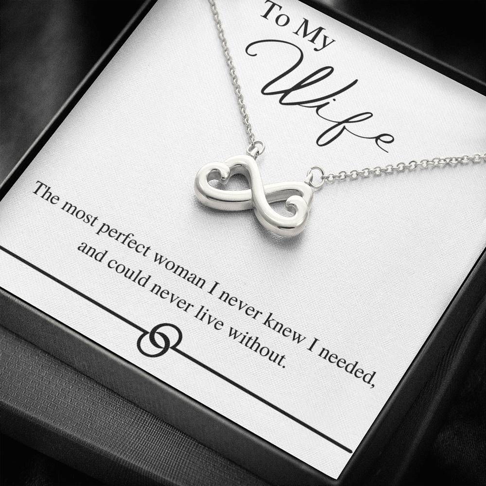Beautiful "Perfect Woman" Interlocking hearts necklace