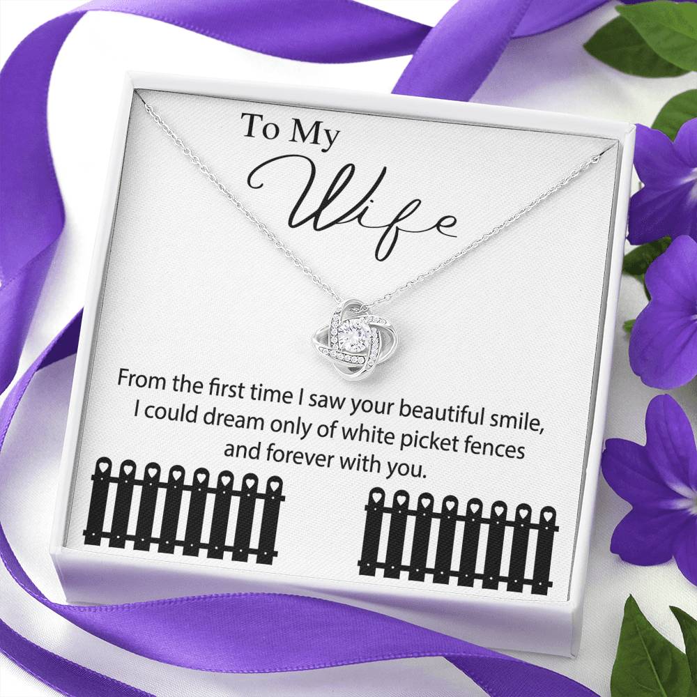 Beautiful "Picket Fences" Love Knot necklace