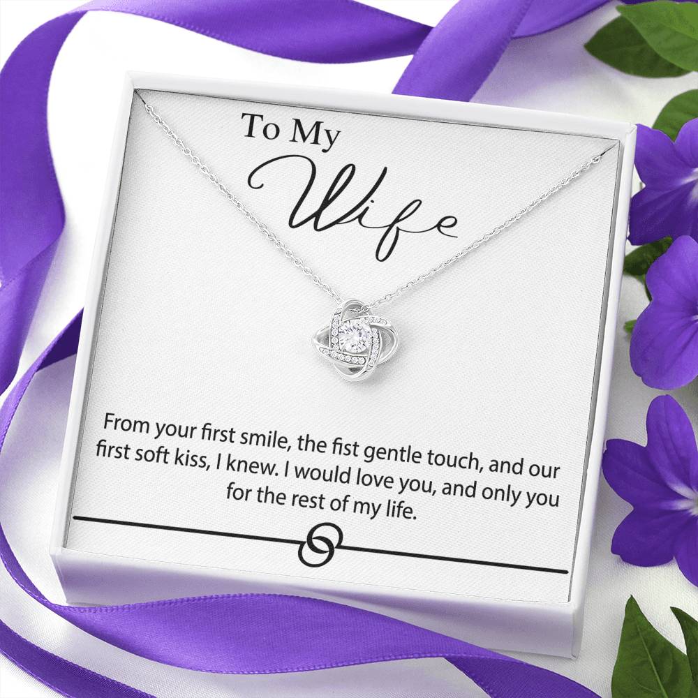 Beautiful "First Smile" Love Knot Necklace