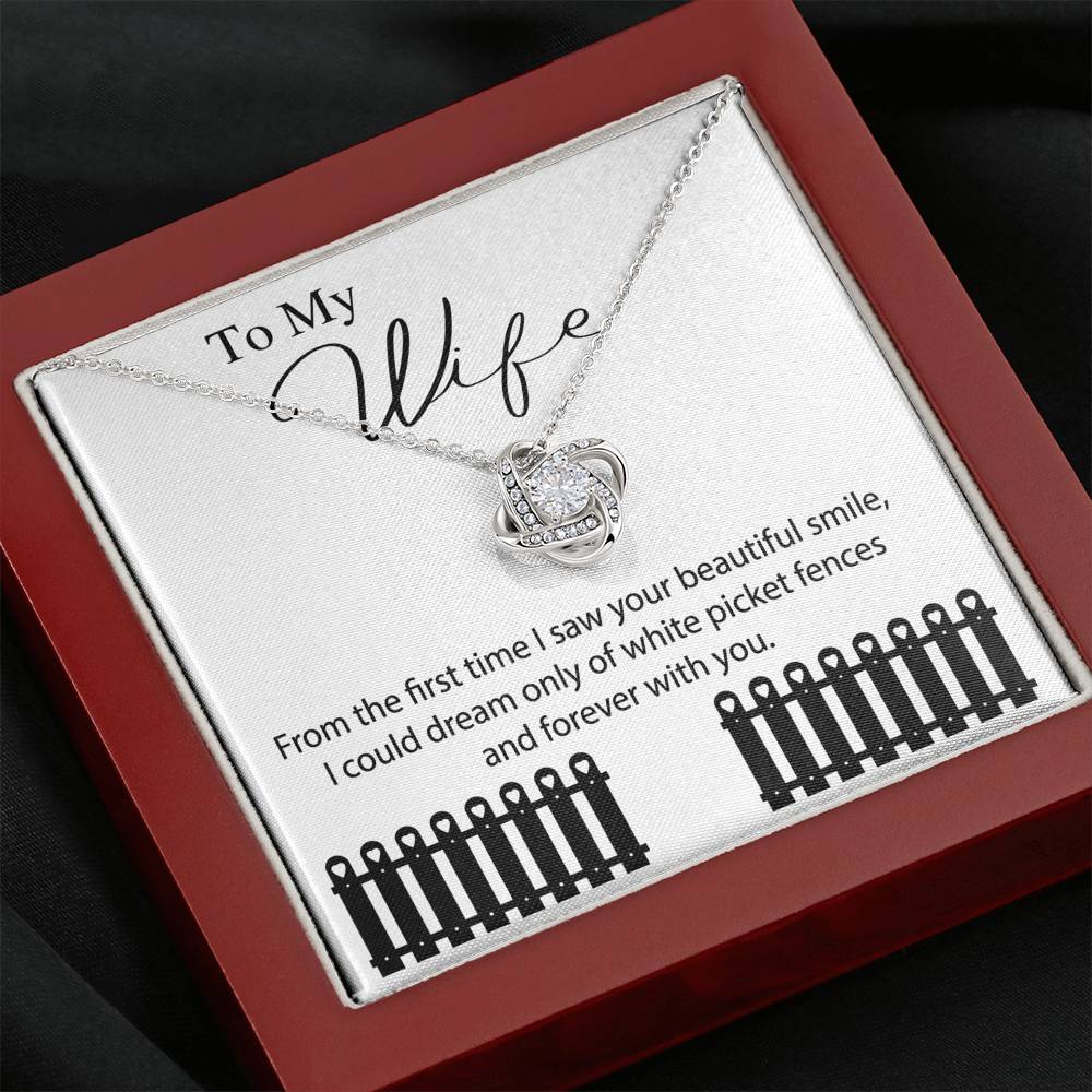 Beautiful "Picket Fences" Love Knot necklace